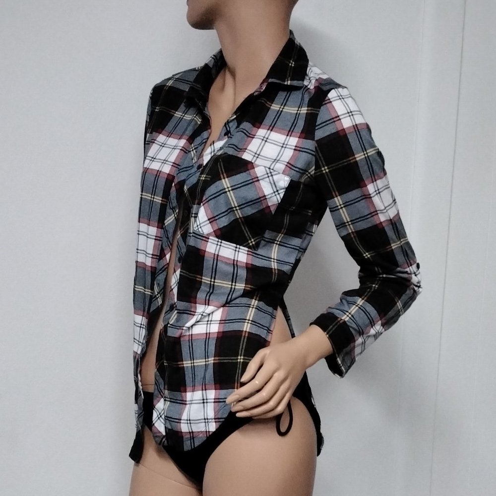 Polly & Esther Shirt Women Flannel Size S Roll Tap Sleeves Open Sides Pocket 007